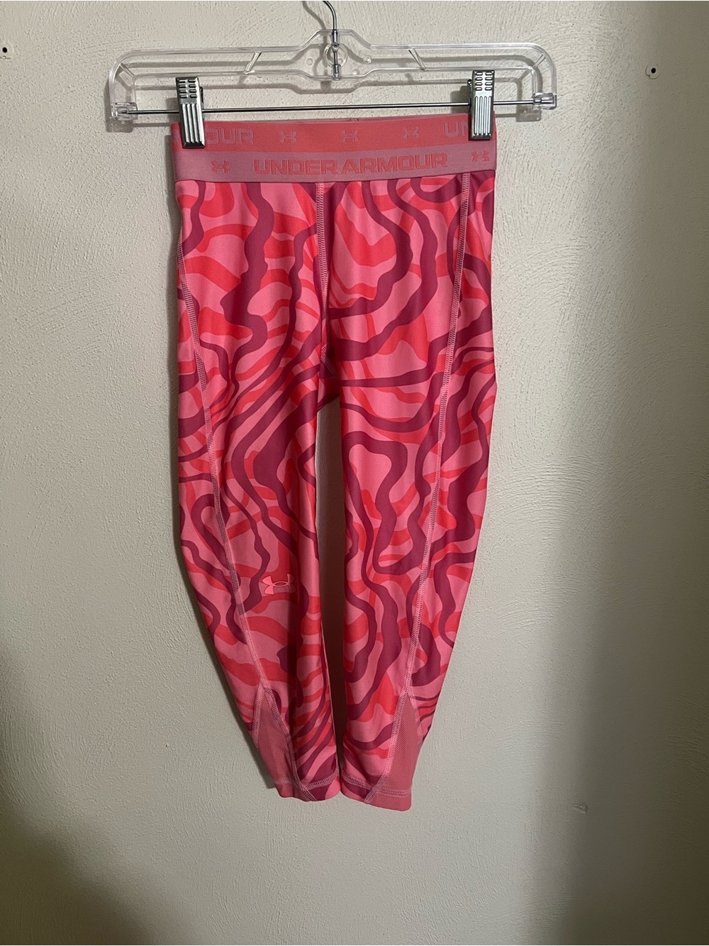 UNDER ARMOUR Classic Capri Length Athletic Athleisure‎ Leggings Pink Girl's Sz S